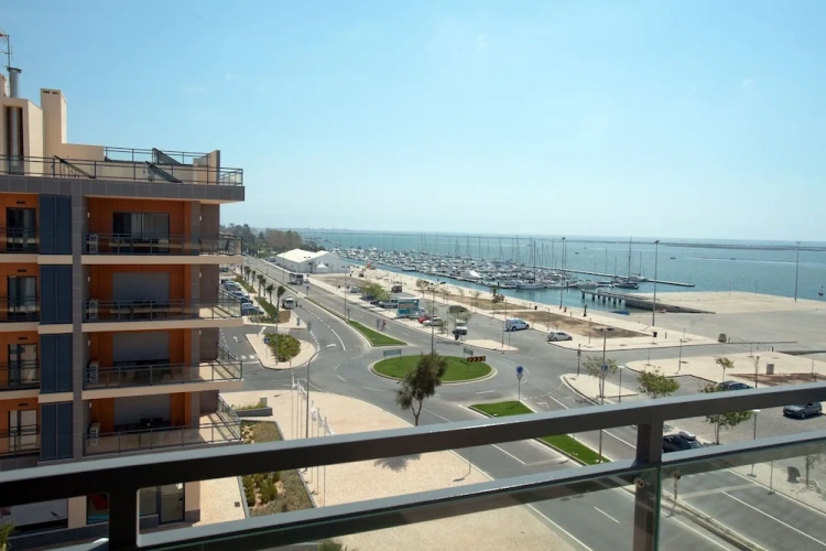 1 Bedroom Apartment with balcony