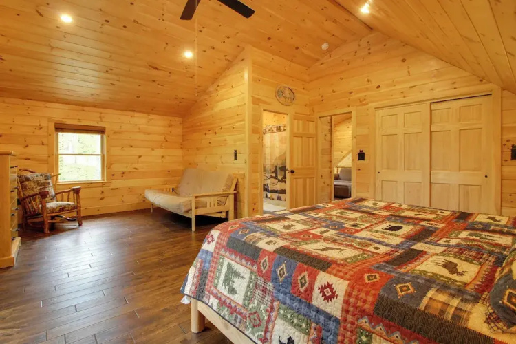 Londonderry Chalet w/ Deck, Fire Pit & Views!
