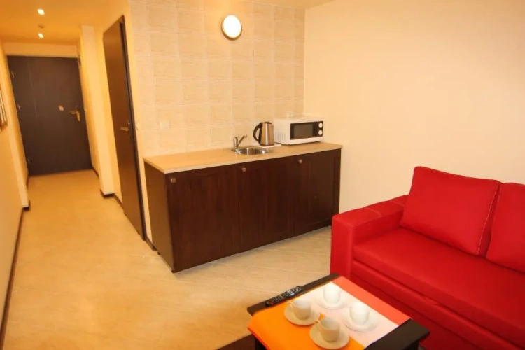 2 Bedrooms Apartment