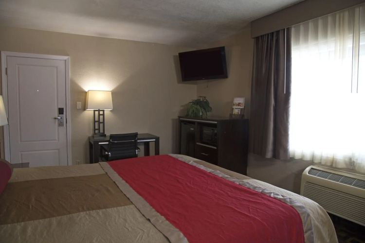Harbor Inn and Suites Oceanside