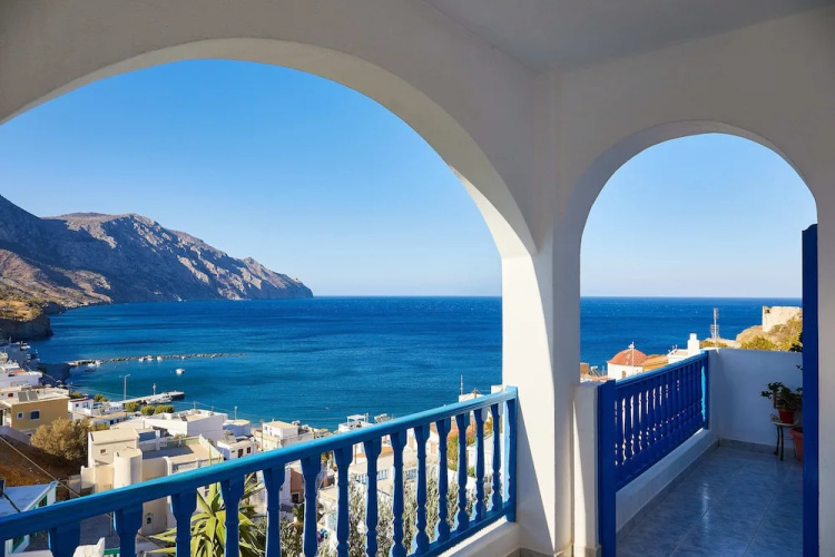 Glaros Hotel