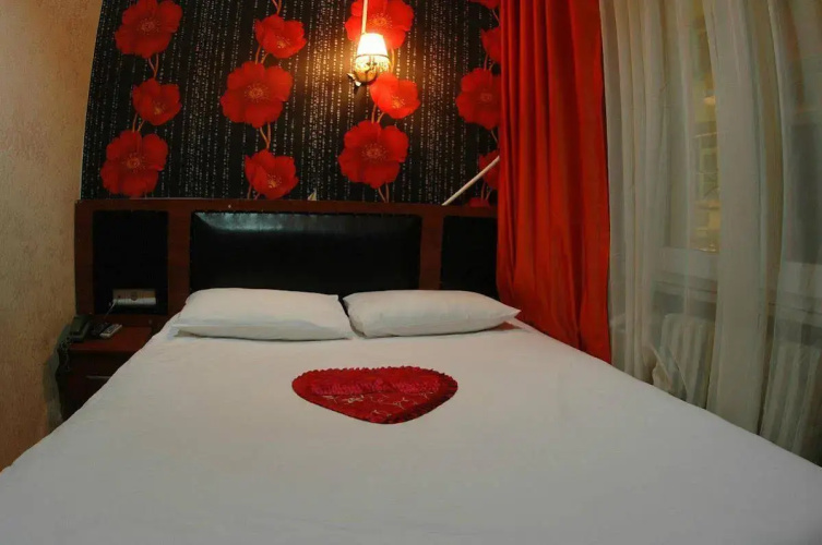 Emin Hotel