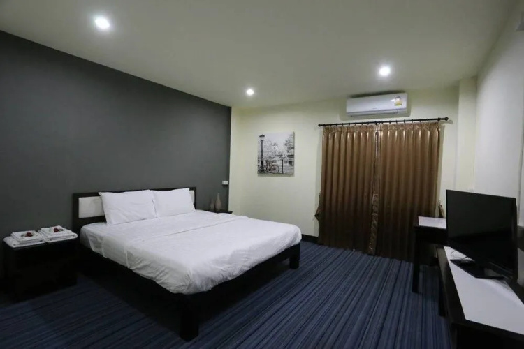 Mom Apartment