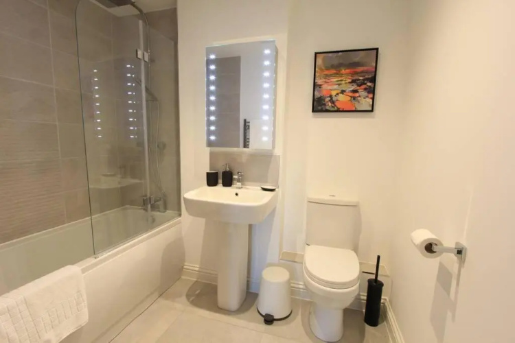 Cabot Mews Apartment 6