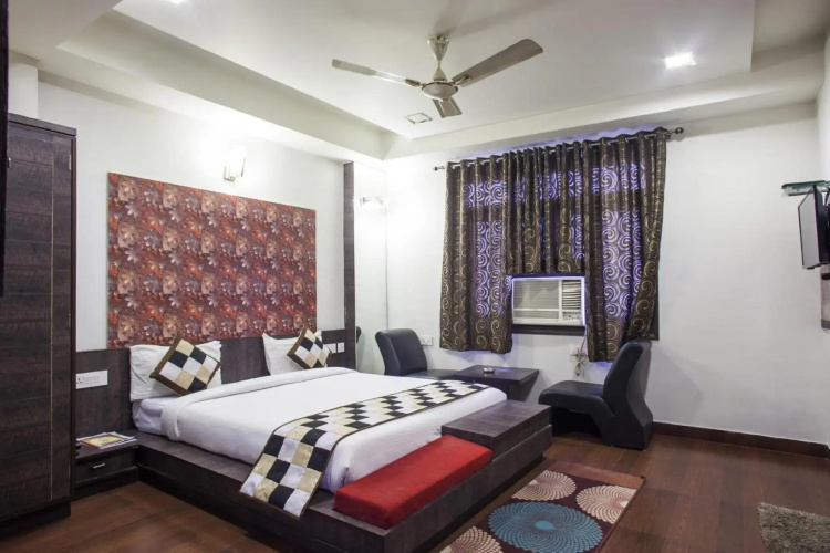 OYO Rooms Bani Park Bhrigu Marg