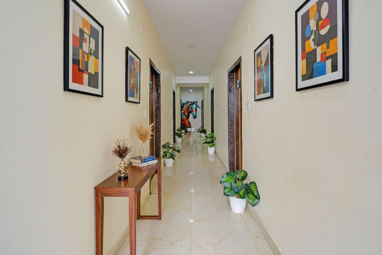 Fabhotel La Vista Inn Grand
