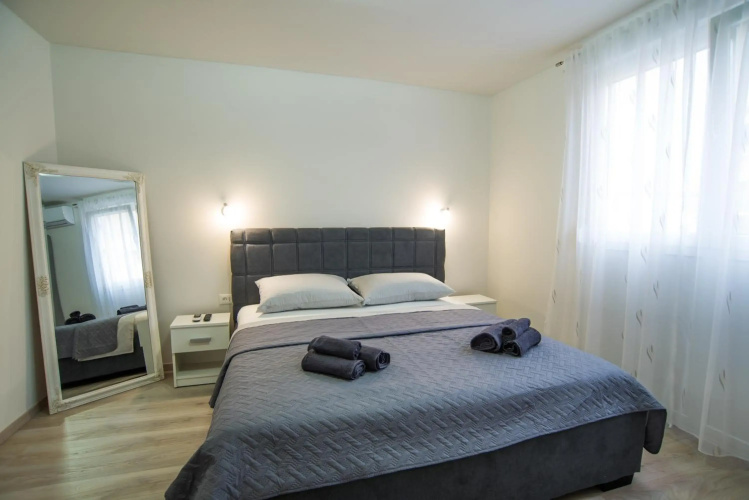 Too Sweet Apartment 1