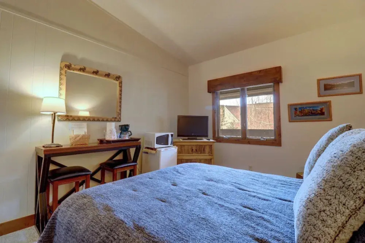 Heated Pool Ski-In Walk-Out Perfect Hotel Room - CV210A by Redawning