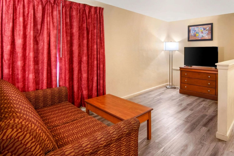 Quadruple Suite