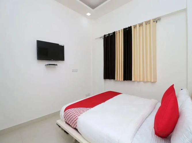 Hotel Golden Leaf By OYO Rooms