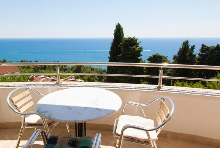 Standard Triple room with balcony and with sea view