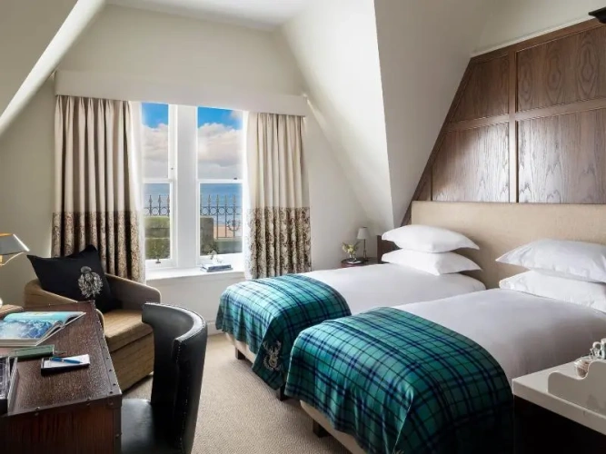 Deluxe Twin room with sea view