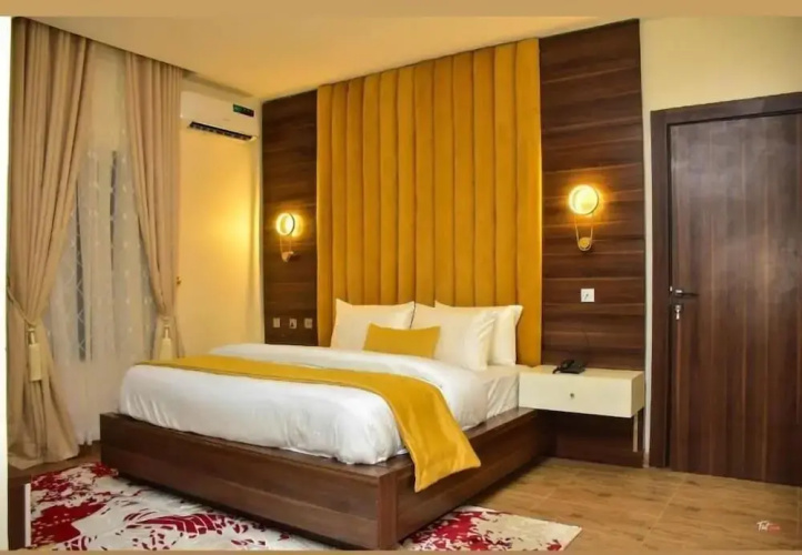Kim Royal Hotel and Suites