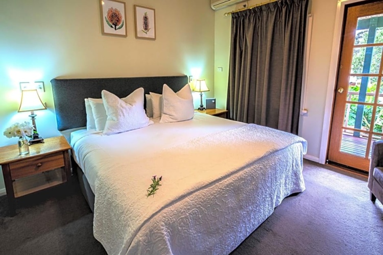 Standard Double room with garden view