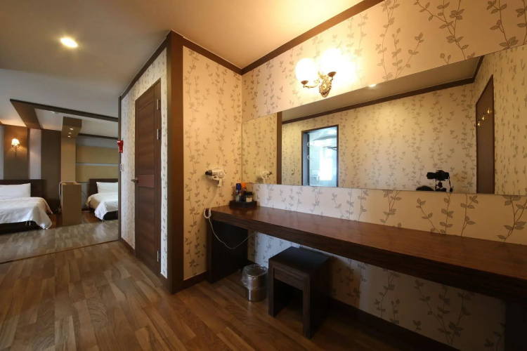 Yes Motel
