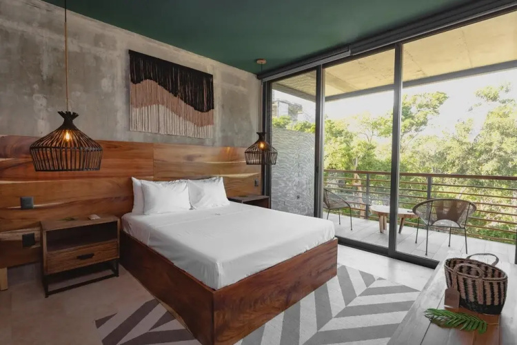 Stunning 2 Bed Condo Pools Gym Cenote Access