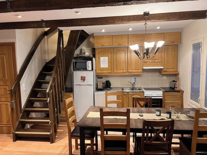 3 Bedrooms Apartment