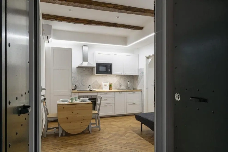 2 Bedrooms Apartment
