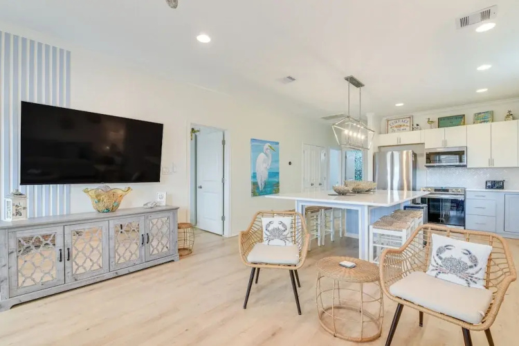 Steps to Beach: Pet-friendly Crystal Beach Home