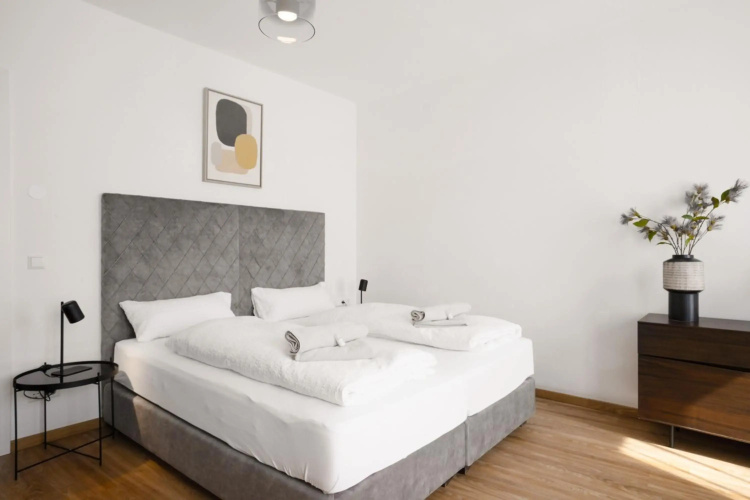 easy flat apartments
