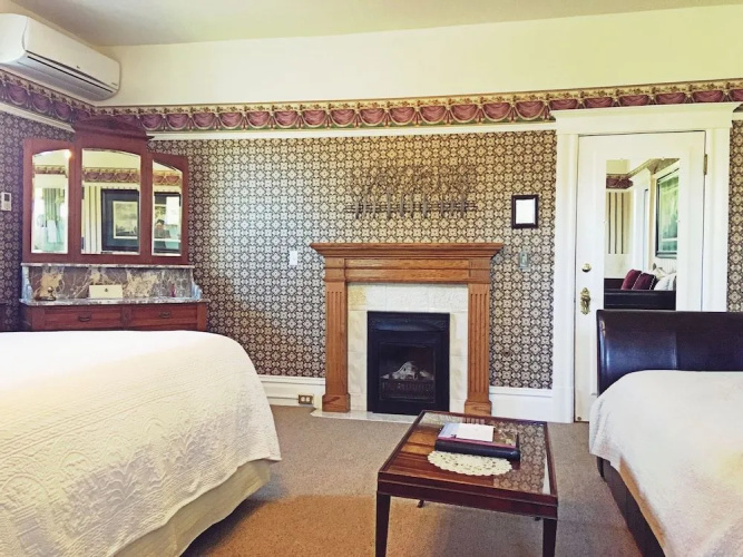 Churchill Manor B&B