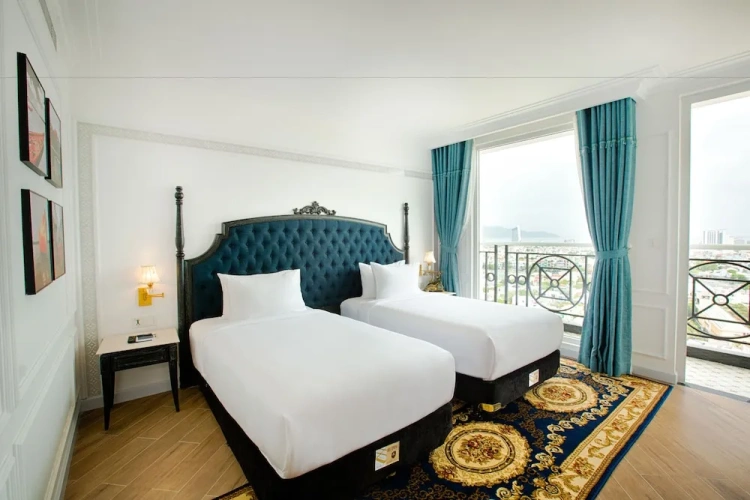 Deluxe Twin room with balcony
