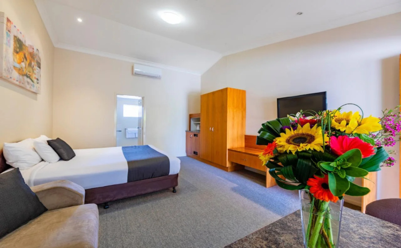 Roma Explorers Inn