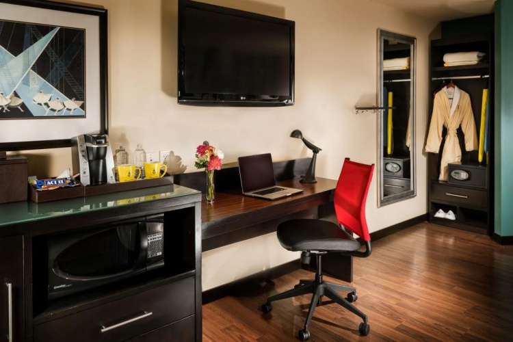 The Maxwell Hotel - A Staypineapple Hotel