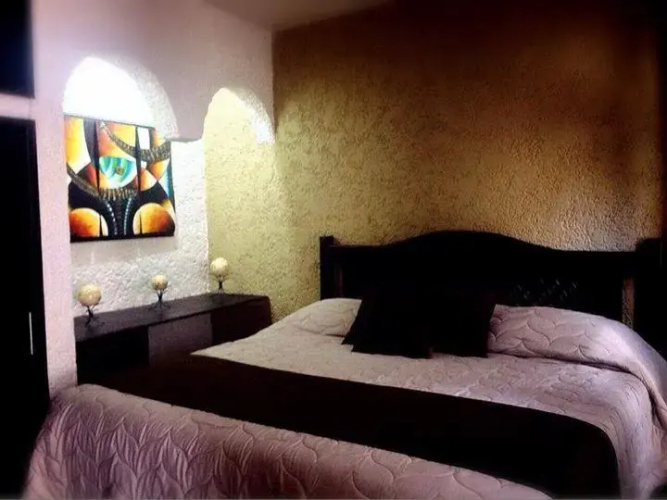 Hotel H18