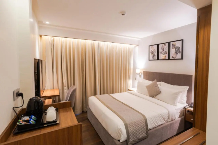 Hotel Golden Aura