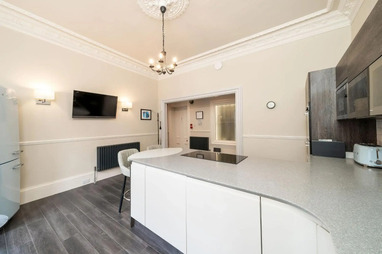 Cordis Apartment