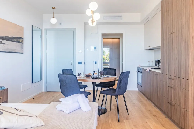 Aurora Apartment in Como