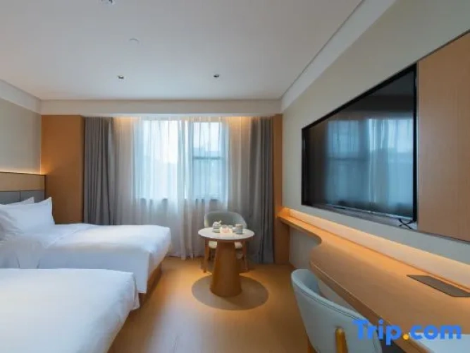 Superior Double room with street view