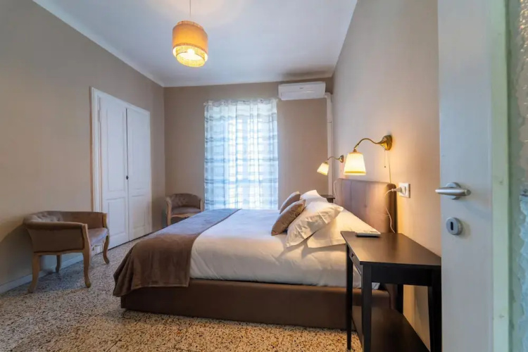 Lotus Apartment With Lakeview