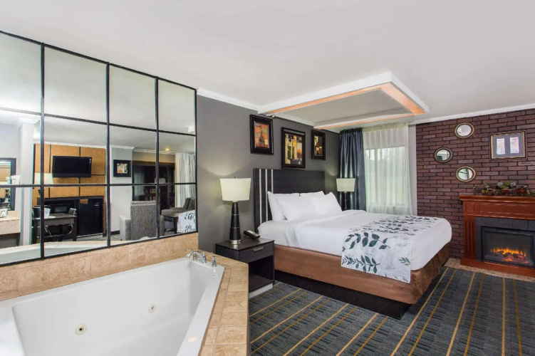 Baymont Inn & Suites Lancaster