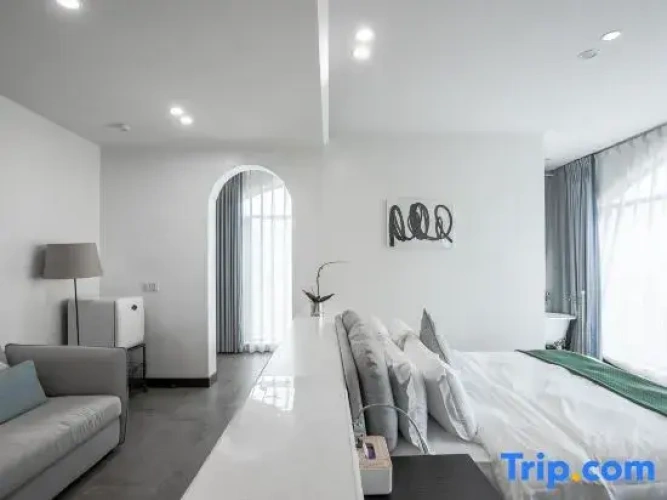 Grand Double room with lake view