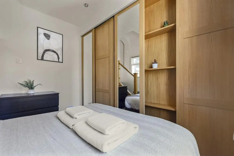 Immaculate 2 Bed Flat in West Kensington