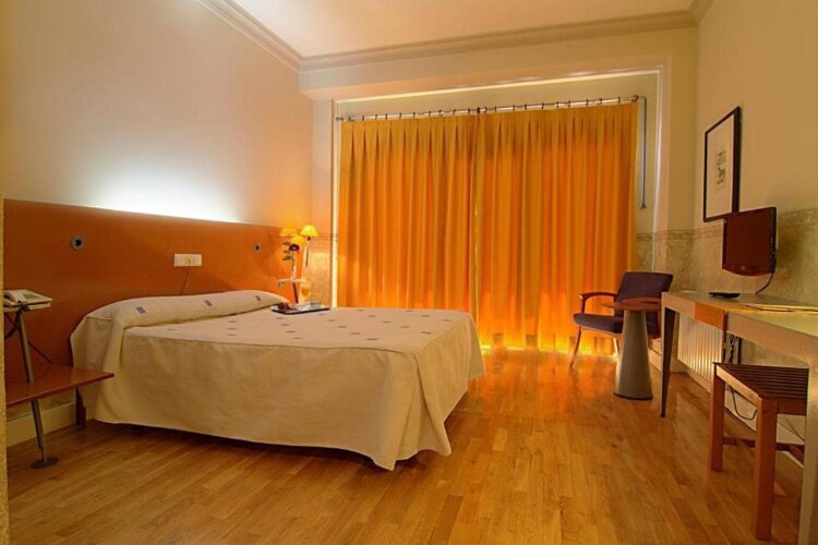 Hotel Azar Over view