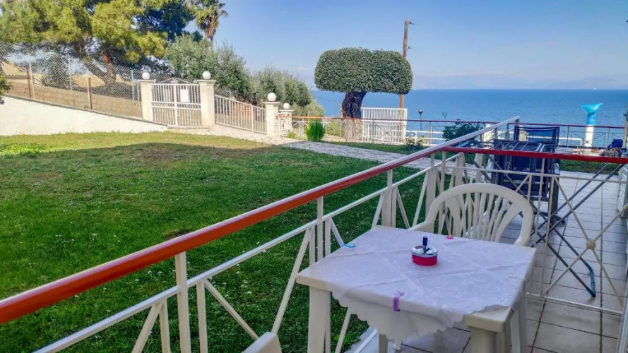 Eleni's Apartments & Studios 1
