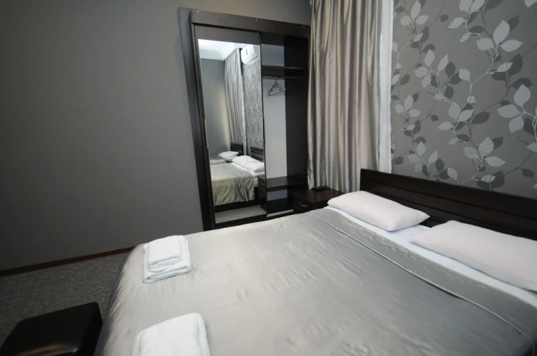Hotel 7 Rooms