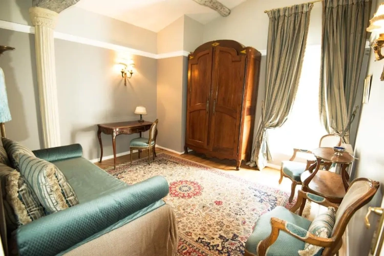 Quadruple Suite