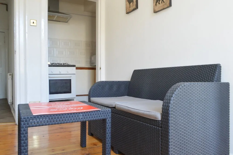 2 Bedroom Flat In Central Edinburgh