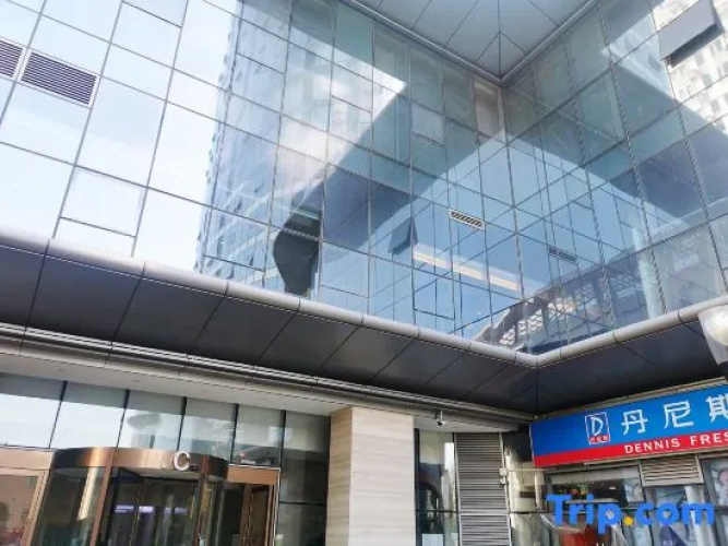 Cloud Building Selection Hotel