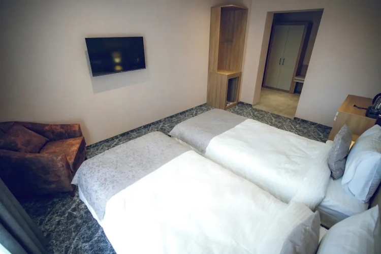 Standard Twin room with city view