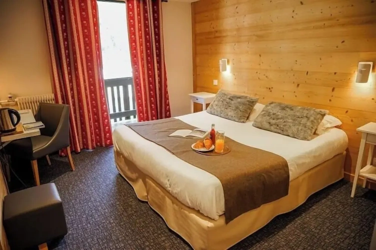Superior Double room with balcony and with mountain view