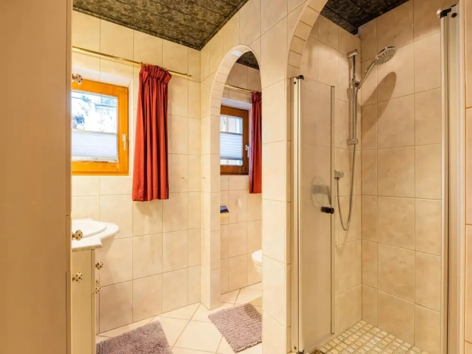 2 Bedrooms Classic Apartment