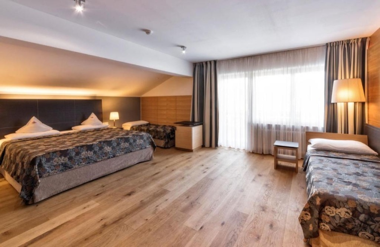 Deluxe Quadruple room