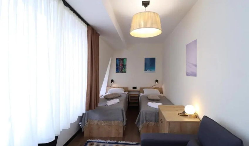 Joli s 2BR Apartment in Marshall project