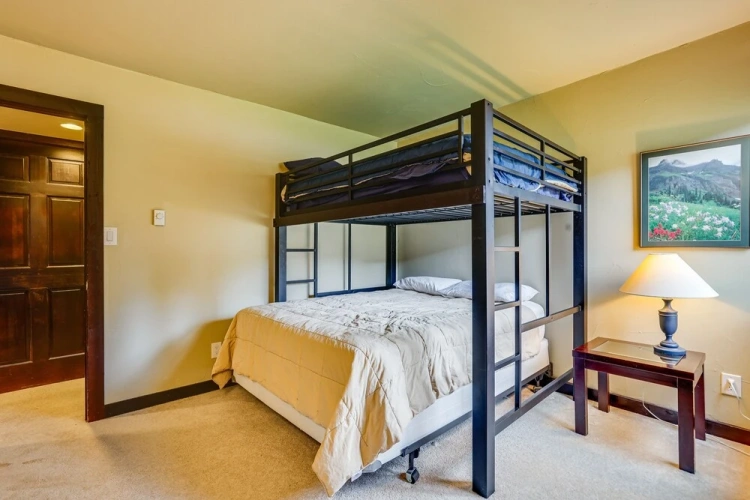 3 Bedrooms Apartment