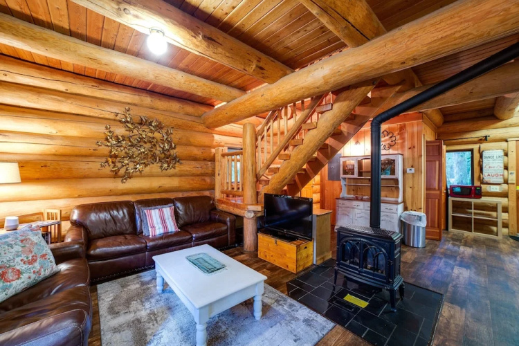10SL - Real Log Cabin - WiFi - SLEEPS-8